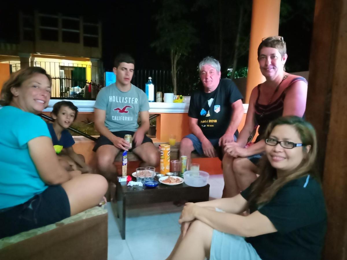 Touristlink Homestay Donsol Buitenkant foto